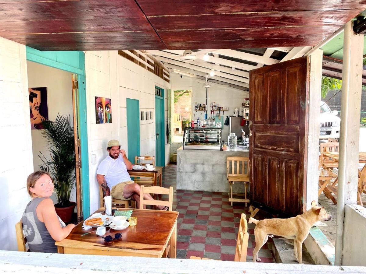 Mango Cafe And Hostel ซานฮวนเดลซูร์ ภายนอก รูปภาพ
